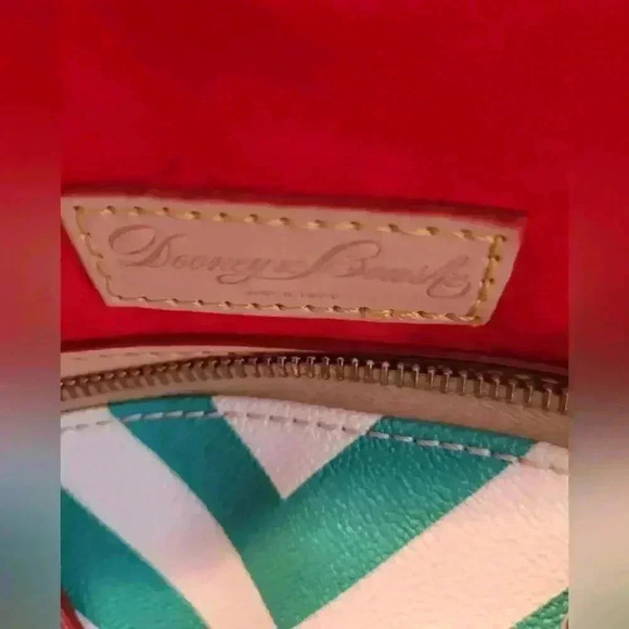 Dooney & Bourke Green Chevron pattern leather bag - Picture 9 of 12